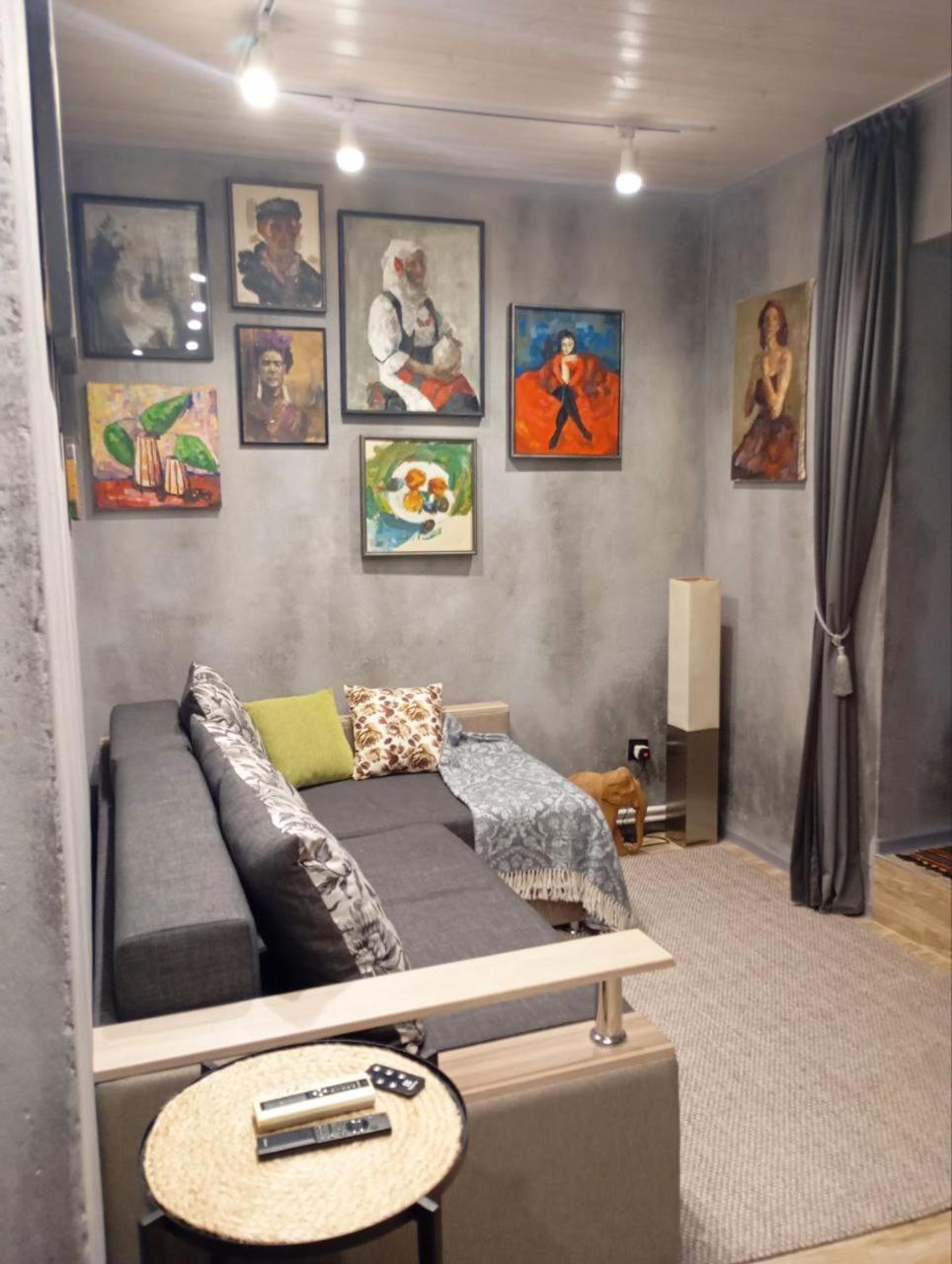 City Center Artmania Apartments Kischinau Exterior foto